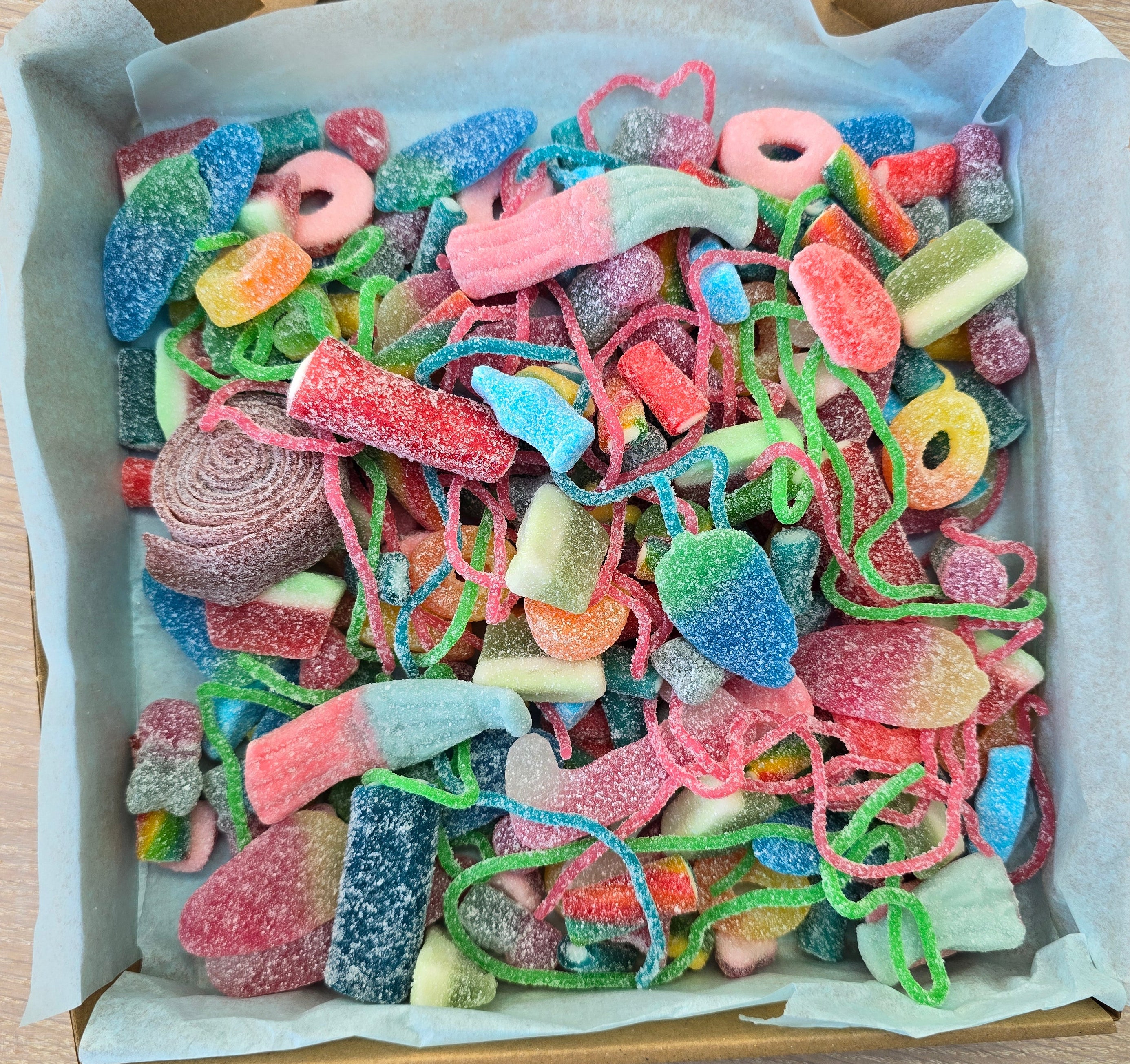 Fizzy/sugared sweets - Pick your own by 100grams