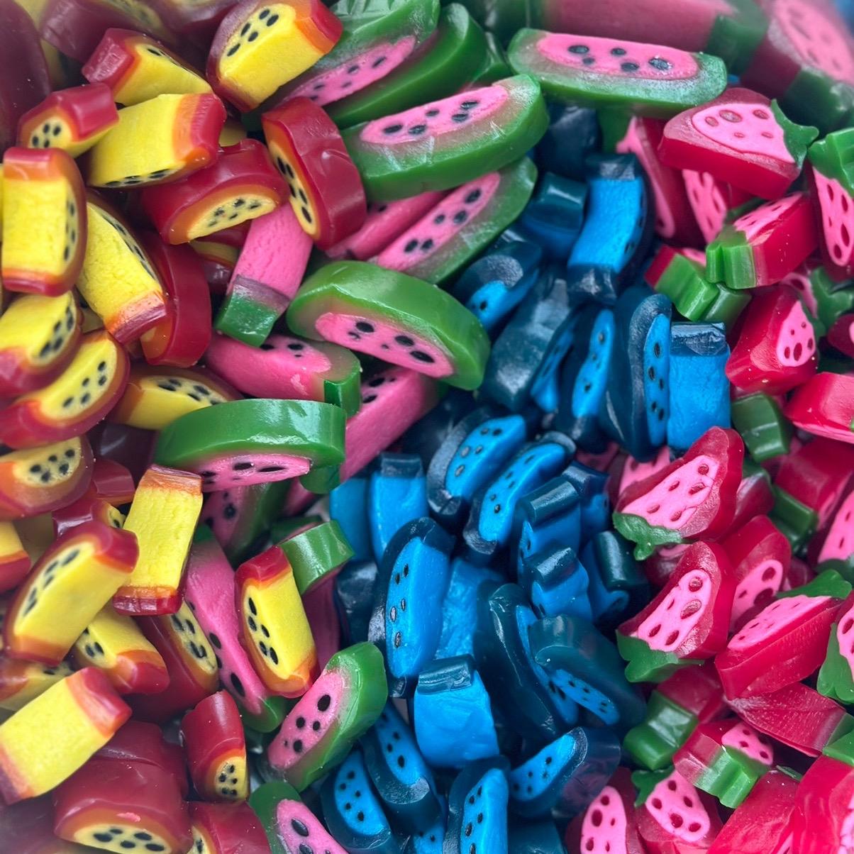 Peelable pick n mix selection! Your favourite peelables in a 1KG box perfect for yourself of loved one sweets