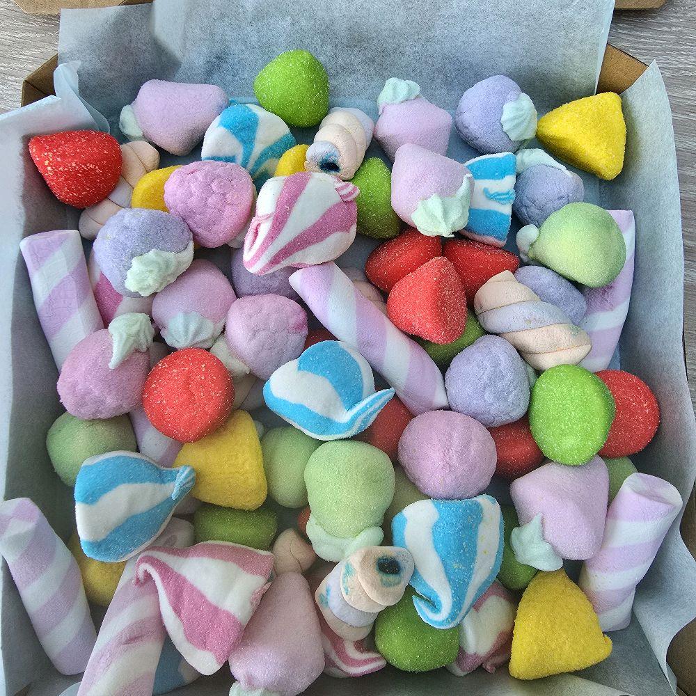 Mallow mix selection! Your favourite fizzy sweets in a 600gram pick n mix box perfect for yourself or loved one.