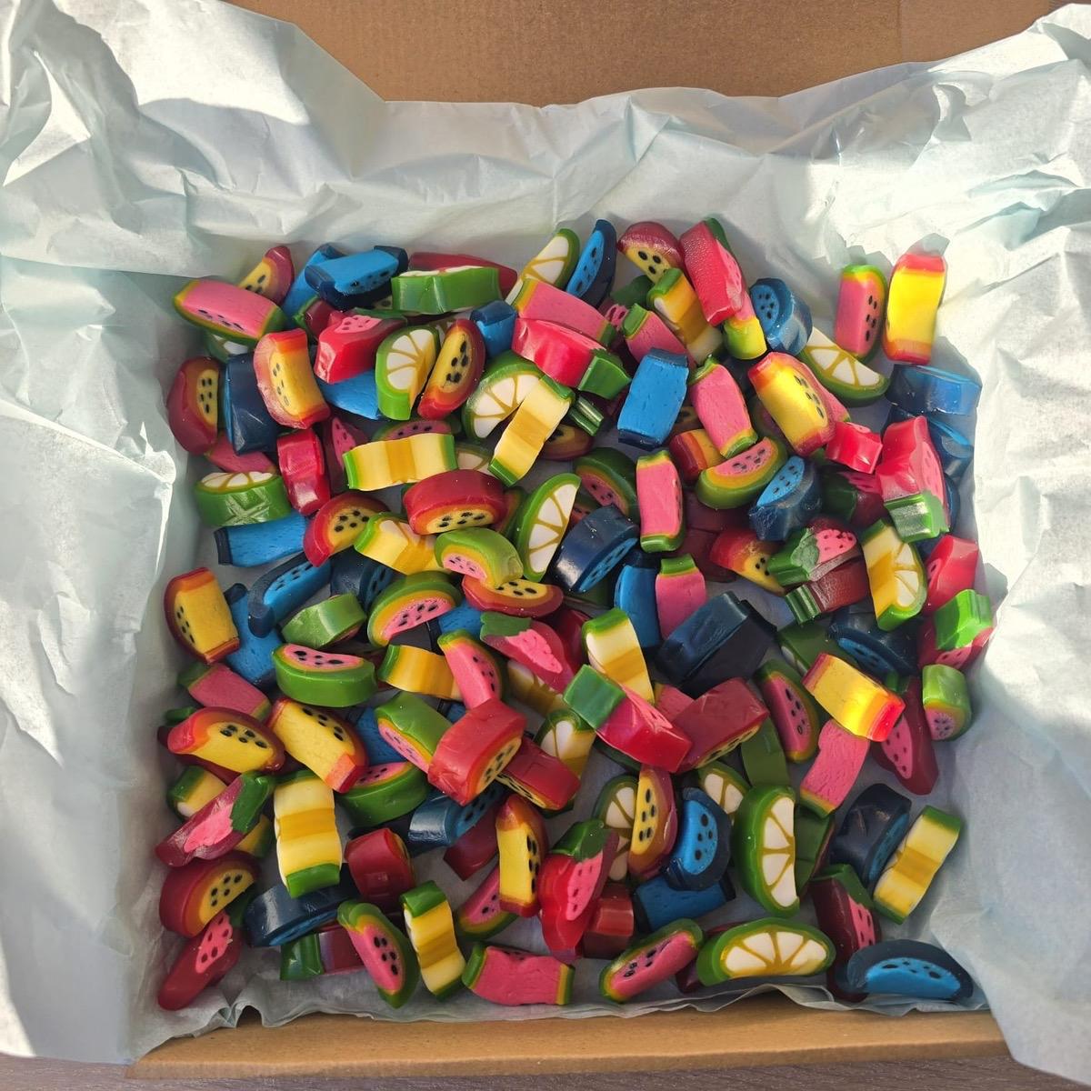 Peelable pick n mix selection! Your favourite peelables in a 1KG box perfect for yourself of loved one sweets