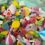 1 KG GLUTEN FREE Pick n Mix Sweets Mix - Unique Mix of Your Favourites and Unusual Sweets in Gift Box - Snack, Bonbon