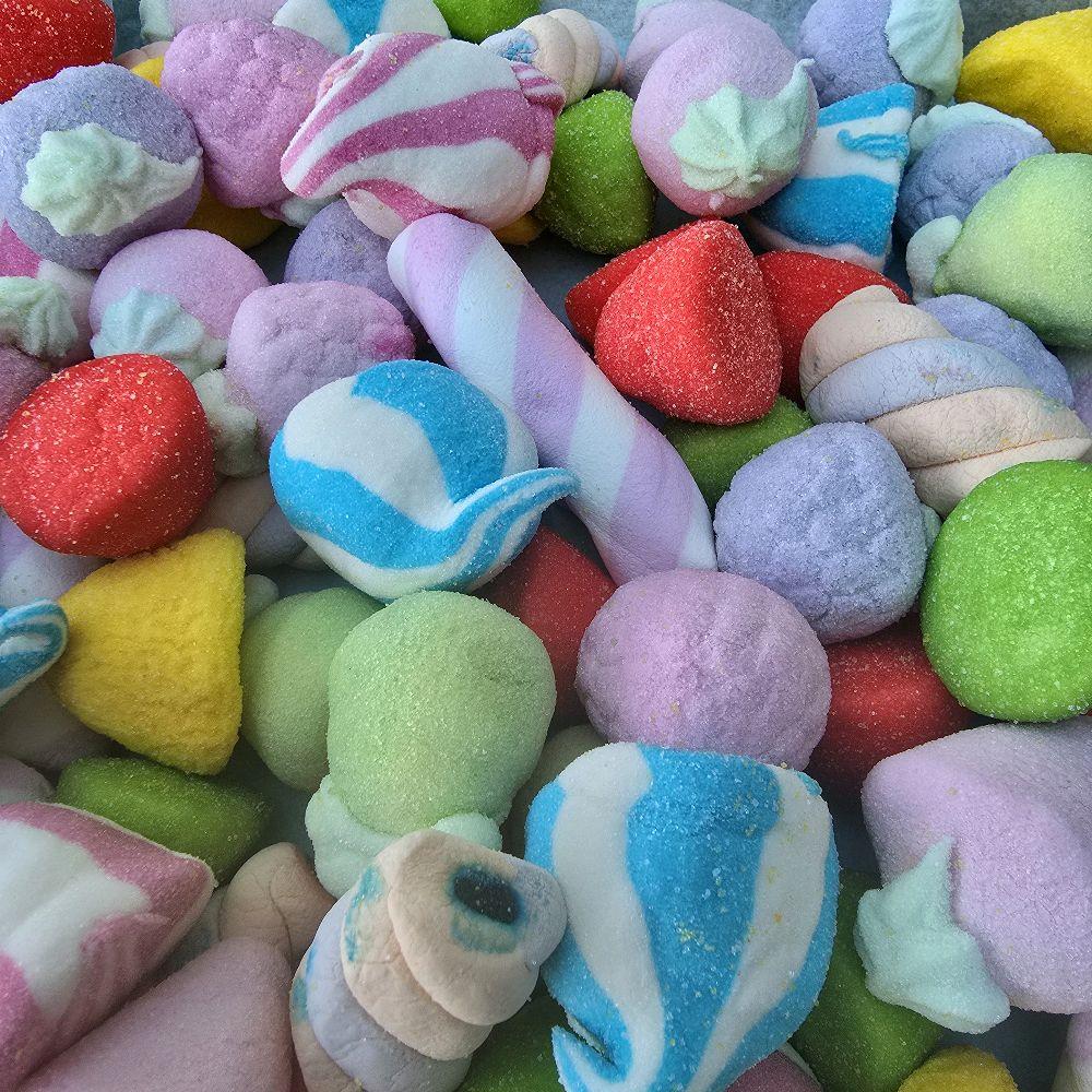 Mallow mix selection! Your favourite fizzy sweets in a 600gram pick n mix box perfect for yourself or loved one.