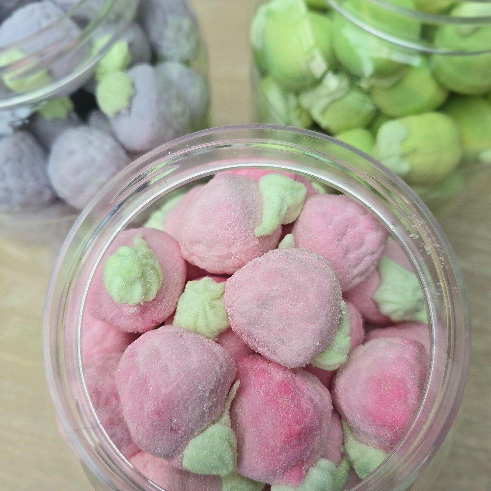 Mallow mix selection! Your favourite fizzy sweets in a 600gram pick n mix box perfect for yourself or loved one.