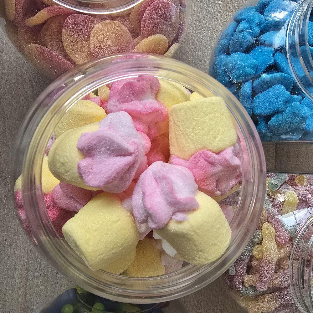 Mallow mix selection! Your favourite fizzy sweets in a 600gram pick n mix box perfect for yourself or loved one.