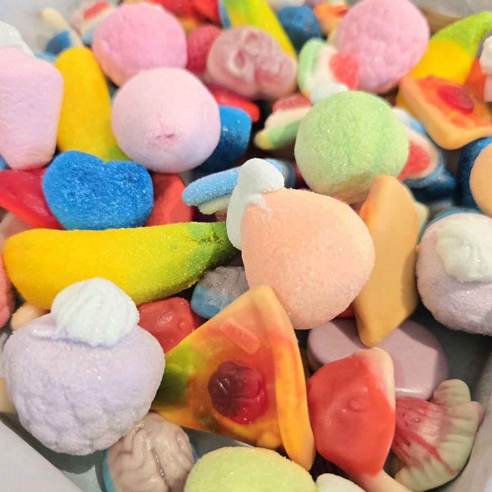 1 KG Jelly filled Pick n Mix Sweets - Unique Mix of Your Favourites and Unusual Sweets in Gift Box. Candy